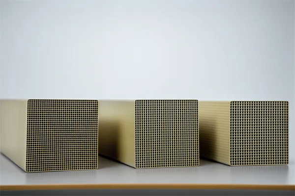 Integration of Low Temperature SCR Catalyst