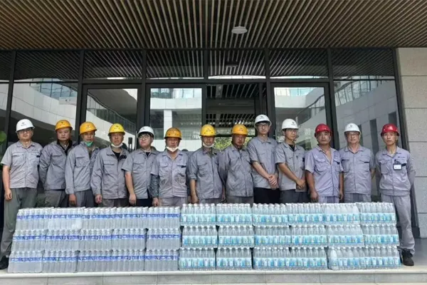 Fighting Against High Temperatures, Delivering Coolness | TONEXUS Environmental Protection Carries out Condolences to Frontline Employees